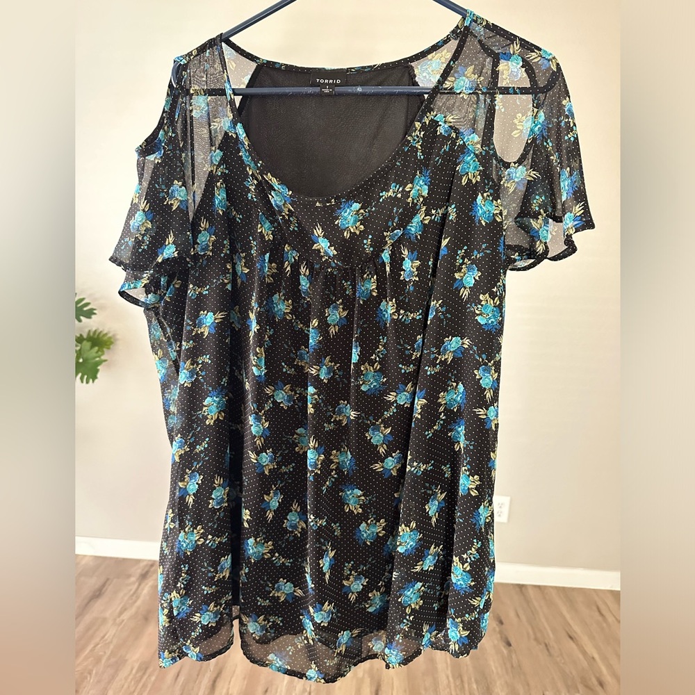 TORRID 1 1X 14-16 SHORT SLEEVE LINED FLORAL BLOUSE TOP POLKA DOTS